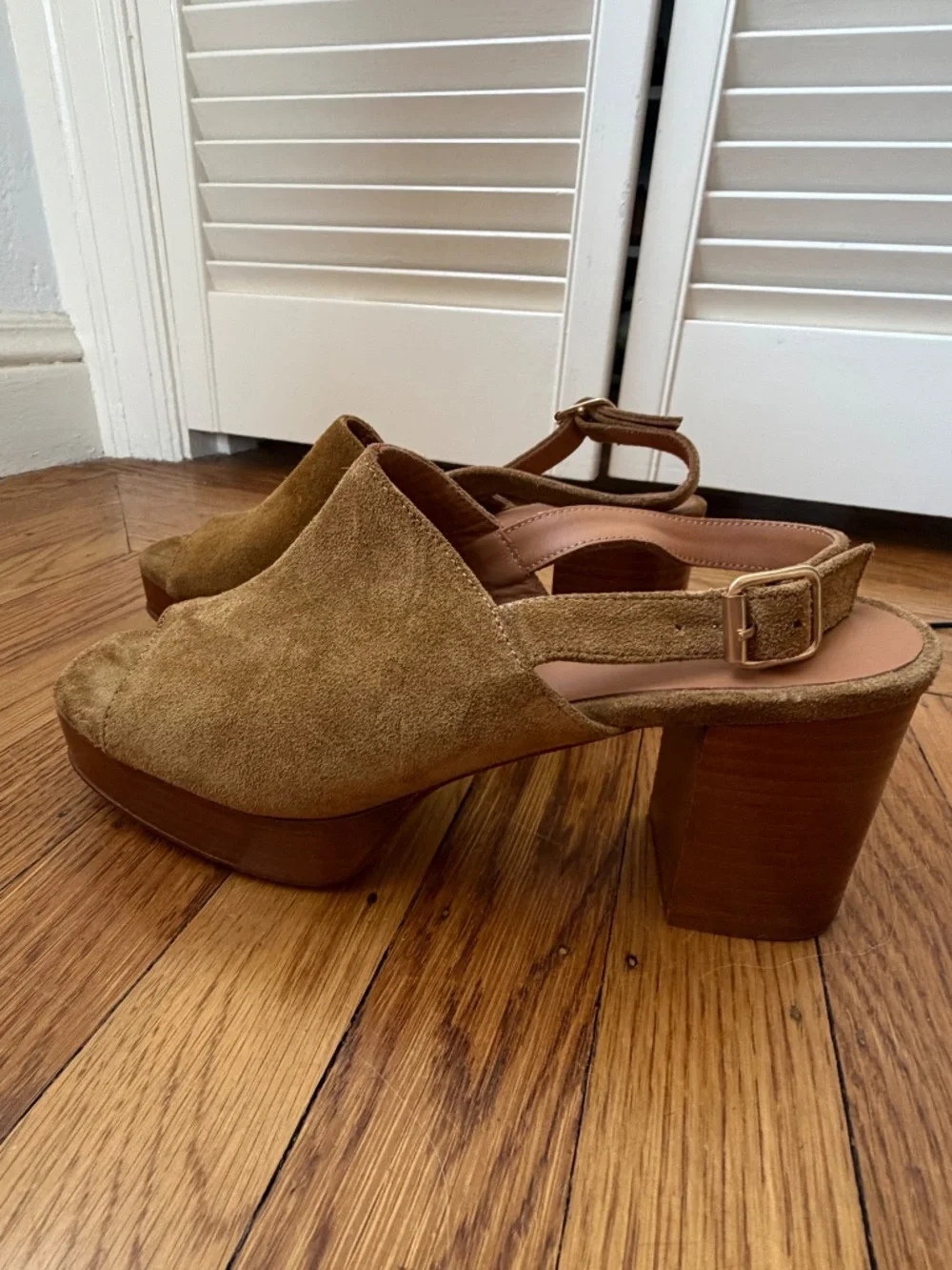 Rivcour NUMÉRO 446 Suede heeled sandal